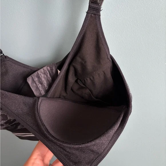 MomCozy Pumping Bra - Picture 3 of 12